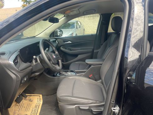Used 2025 Buick Encore GX Preferred FWD image 25