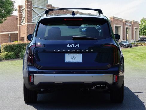 Used 2025 Kia Telluride EX w/ EX Captain's Chair Package FWD image 5