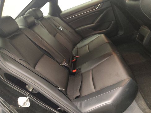 Used 2018 Honda Accord Sport image 19