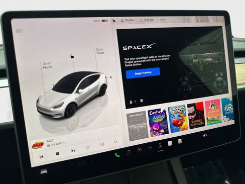 Used 2024 Tesla Model Y Long Range AWD/4WD image 64