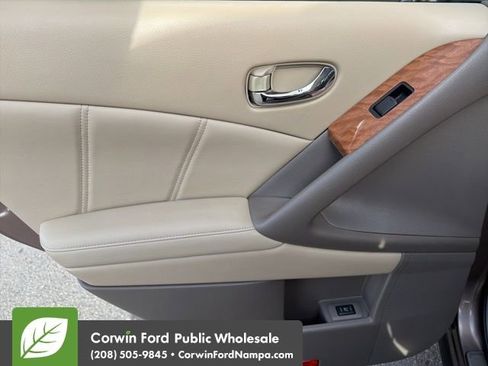 Used 2014 Nissan Murano LE w/ Platinum Edition Package image 29