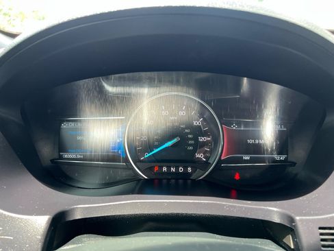 Used 2018 Ford Explorer XLT w/ Equipment Group 201A AWD/4WD image 18