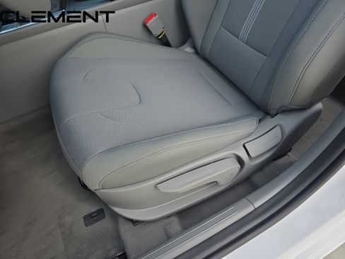 Certified 2025 Hyundai Elantra SE FWD image 29