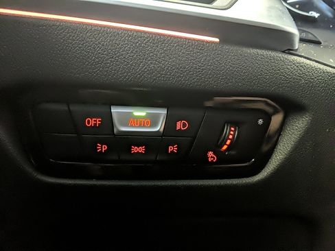 Used 2020 BMW 330i xDrive Sedan w/ Convenience Package image 27