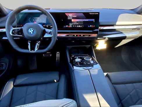 New 2026 BMW i5 eDrive40 w/ M Sport Package RWD image 5