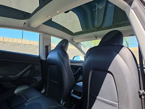 Used 2023 Tesla Model 3 Standard Range image 12