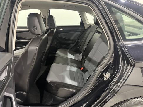 Used 2025 Volkswagen Jetta SE FWD image 18