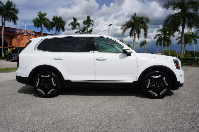 Used 2025 Kia Telluride EX FWD image 15
