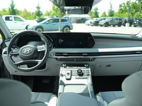 Used 2025 Hyundai Palisade SEL FWD image 27