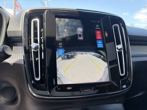 Used 2021 Volvo XC40 P8 Recharge w/ Advanced Package AWD/4WD image 34
