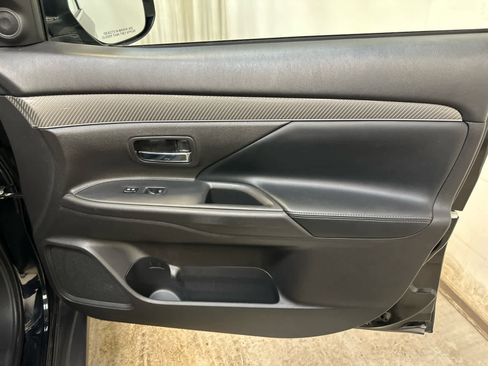 Used 2020 Mitsubishi Outlander SEL image 27