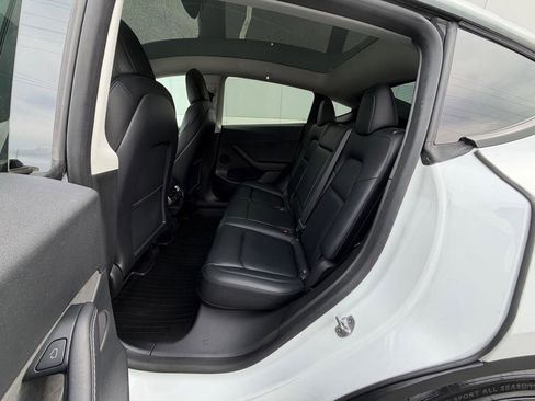 Used 2022 Tesla Model Y Performance AWD/4WD image 26