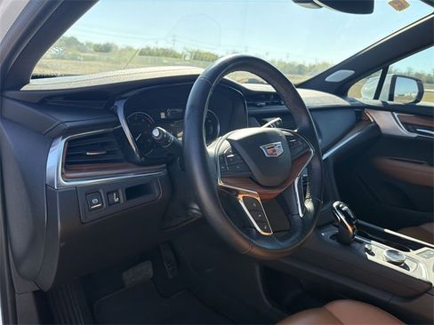 Certified 2023 Cadillac XT5 Premium Luxury image 10