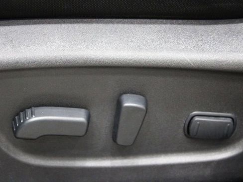 Used 2020 Nissan Rogue SV image 19