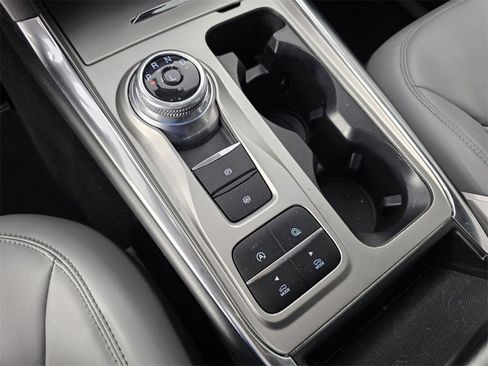 Used 2021 Ford Explorer XLT w/ Equipment Group 202A image 24