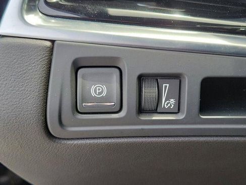 Used 2023 Cadillac XT6 Premium Luxury image 10