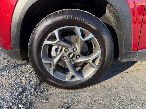 Used 2025 Chevrolet Trax LT image 29