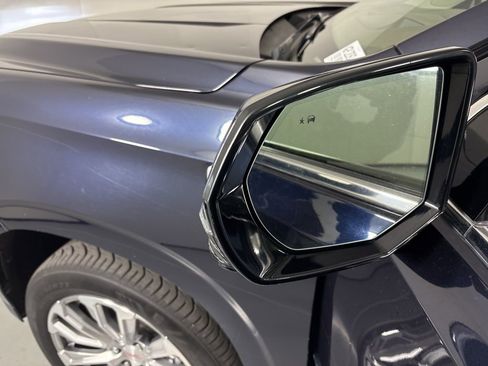 Used 2023 GMC Yukon Denali image 17