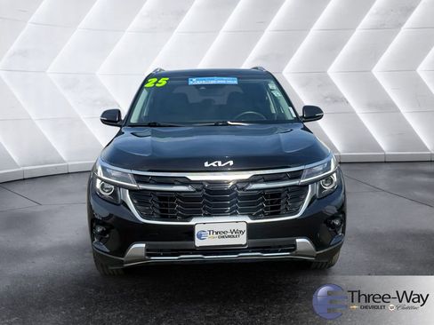Used 2025 Kia Seltos EX w/ EX Sunroof Package image 8