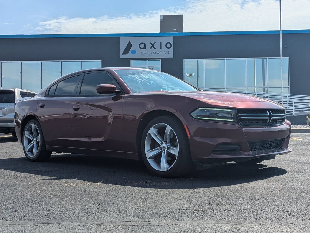 Used 2017 Dodge Charger SE RWD image 1