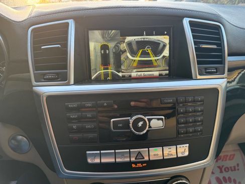 Used 2016 Mercedes-Benz GL 450 GL 450 4MATIC AWD 4dr SUV image 28