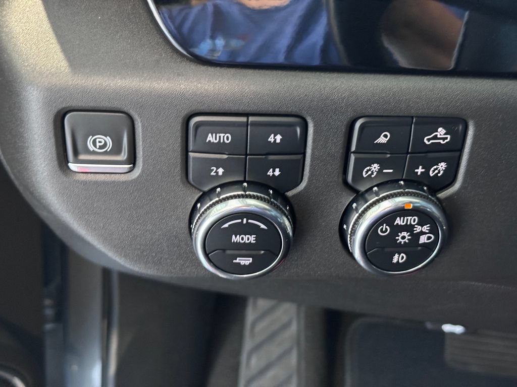Certified 2023 GMC Sierra 1500 SLT w/ SLT Premium Plus Package AWD/4WD image 27