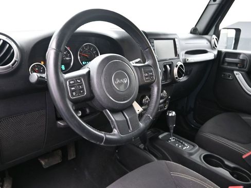 Used 2014 Jeep Wrangler Sahara w/ Connectivity Group AWD/4WD image 14