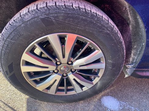 Used 2018 Nissan Pathfinder S image 8