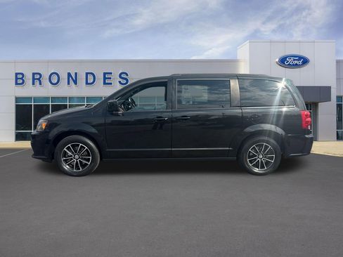 Used 2018 Dodge Grand Caravan GT FWD image 1