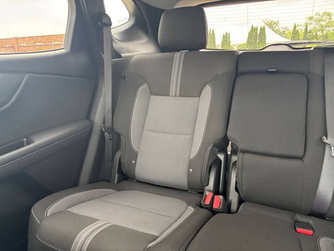 Used 2025 Chevrolet Blazer LT FWD image 36
