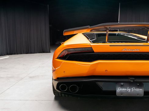 Used 2015 Lamborghini Huracan LP 610-4 AWD/4WD image 37