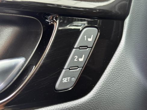 Used 2023 Honda CR-V EX-L image 17