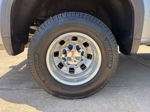 Used 2024 GMC Sierra 3500 Denali Ultimate AWD/4WD image 10