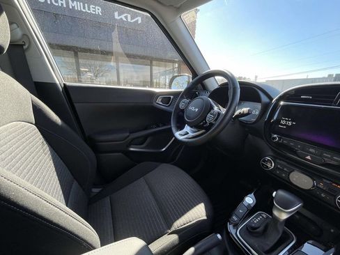 Used 2023 Kia Soul EX image 17