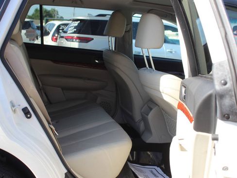 Used 2012 Subaru Outback 2.5i Limited AWD/4WD image 11