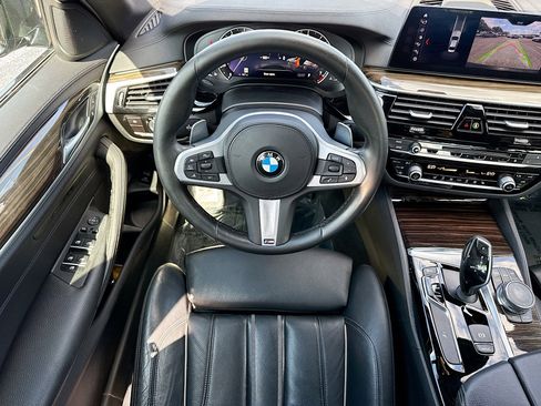 Used 2018 BMW 540i image 17