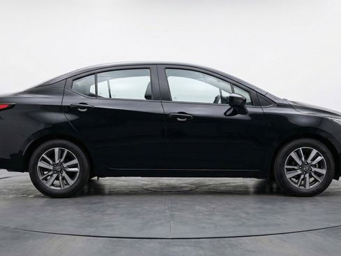 Used 2025 Nissan Versa SV FWD image 11