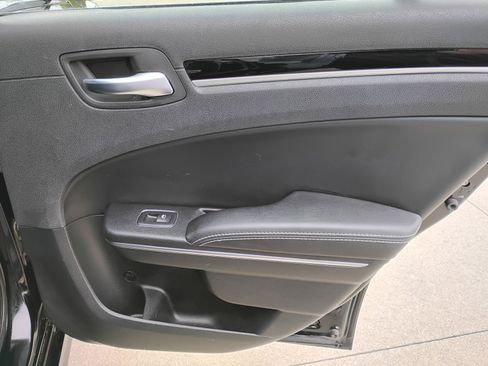 Used 2018 Chrysler 300 S w/ S Model Appearance Package AWD/4WD image 21