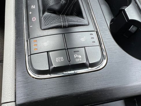 Used 2016 Kia Sedona LX w/ LX Convenience Package image 30