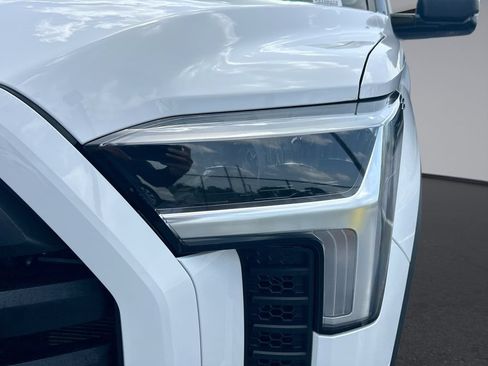 Used 2023 Toyota Tundra SR5 w/ SR5 Convenience Package AWD/4WD image 30