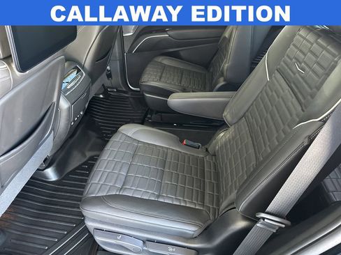 Used 2022 Cadillac Escalade Sport Platinum w/ LPO, ONYX Package AWD/4WD image 25