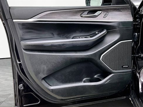 Used 2022 Jeep Grand Cherokee Limited 4xe w/ Luxury Tech Group II image 23