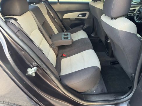 Used 2014 Chevrolet Cruze LS image 12