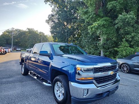 Used 2018 Chevrolet Silverado 1500 LT w/ All Star Edition AWD/4WD image 6