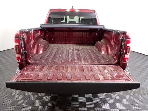 Used 2019 RAM 1500 Laramie AWD/4WD image 15