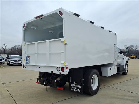 New 2026 Ford F750 2WD SuperCab Super Duty image 5
