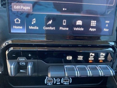 Used 2025 RAM 2500 Laramie image 14