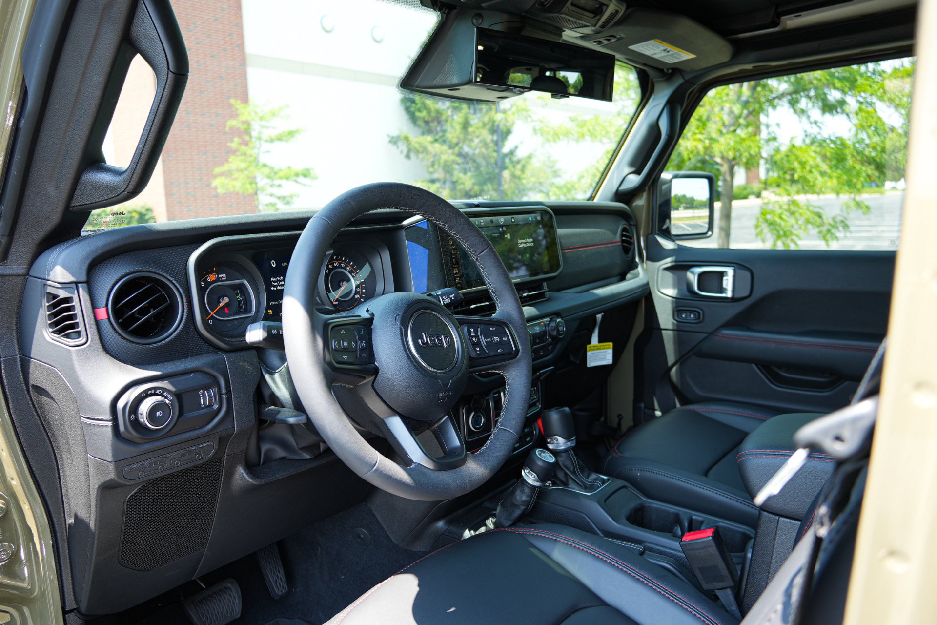 Used 2026 Jeep Wrangler Unlimited Rubicon AWD/4WD image 19