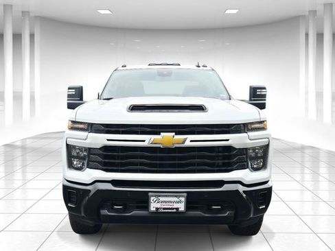 Used 2025 Chevrolet Silverado 2500 Custom w/ Custom Value Package AWD/4WD image 5
