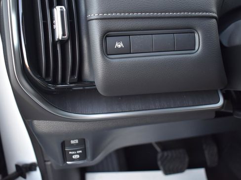 New 2026 Nissan Armada SV image 38